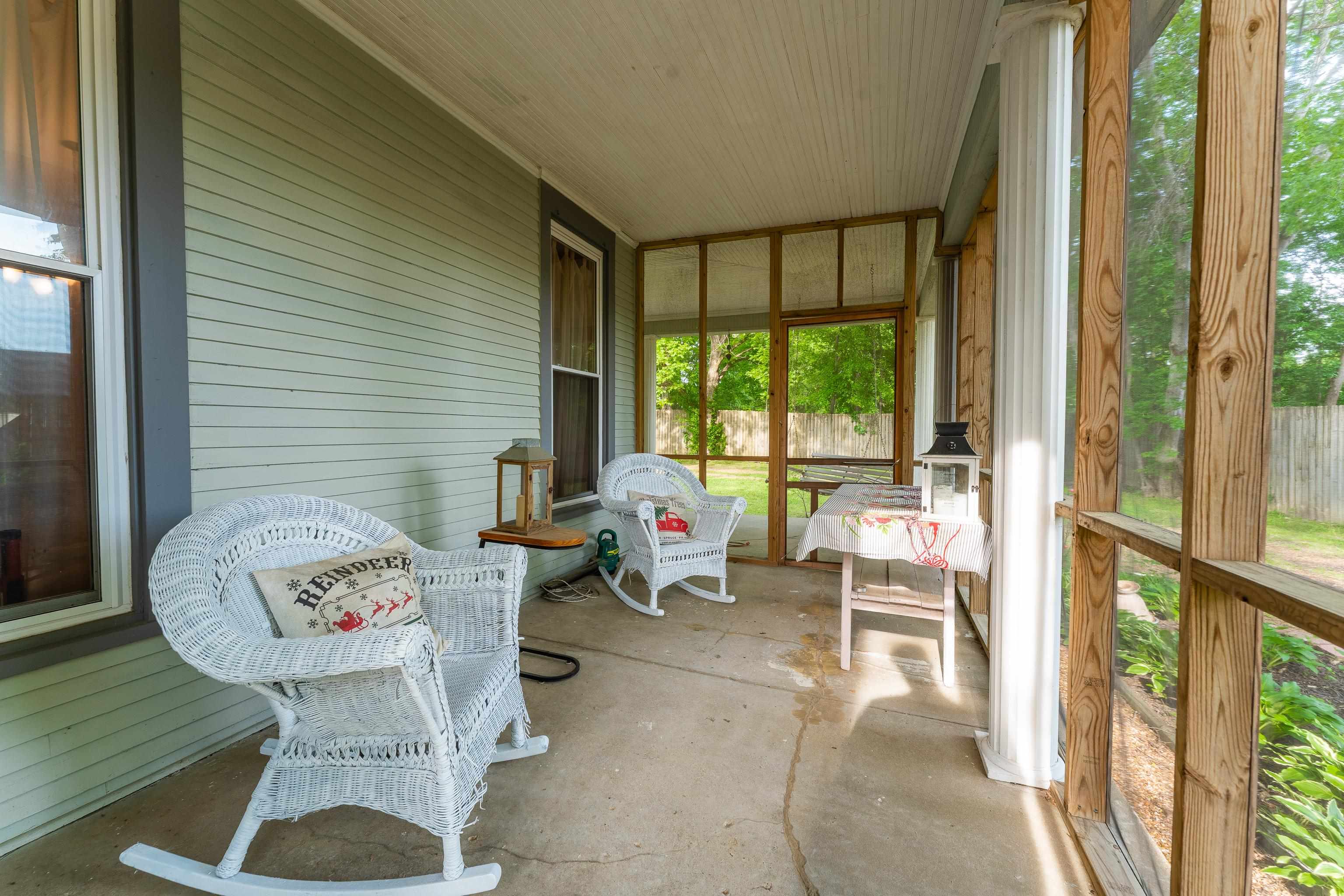 171 White Street Savannah, TN 38372 - Photo 25 of 36 a very nice looking room with a large window
