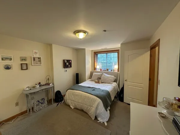 $3,800 | 22 High Street, Unit 6, Amherst, MA 01002
