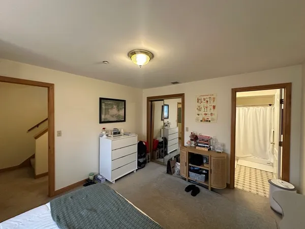 $3,800 | 22 High Street, Unit 6, Amherst, MA 01002