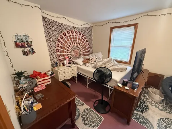 $3,800 | 22 High Street, Unit 6, Amherst, MA 01002