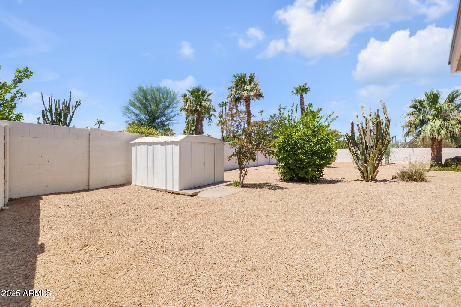 511 East Calavar Road Phoenix, AZ 85022 - Photo 30 of 31 yard 6