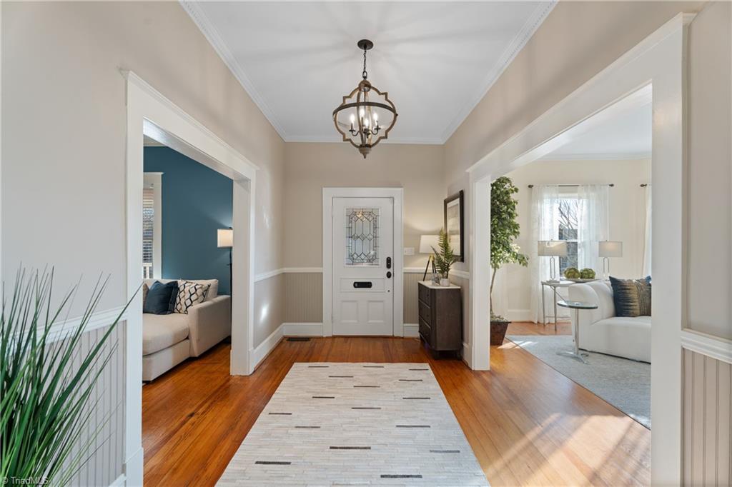 627 West 2nd Street Winston-Salem, NC 27101 - Photo 4 of 50 Foyer