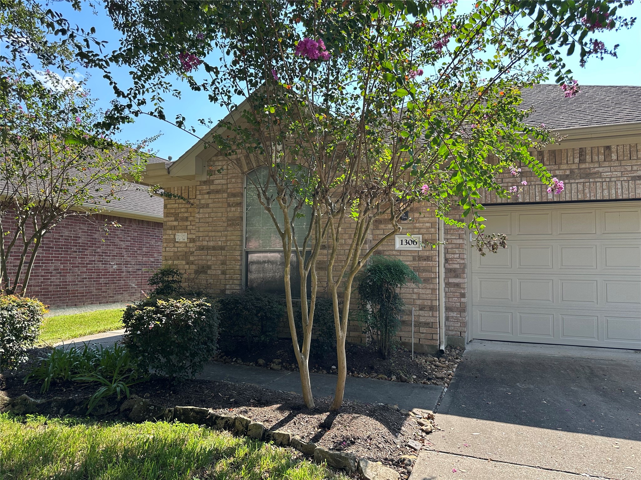 1306 Modena Drive Pearland, TX 77581 - Photo 3 of 31