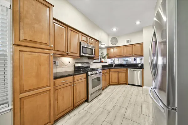 $255,000 | 14230 Reissen Lane, Houston, TX 77069