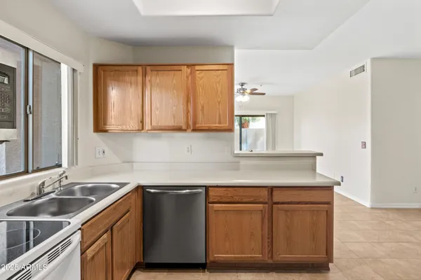 $285,000 | 1406 West Emerald Avenue, Unit 113, Mesa, AZ 85202