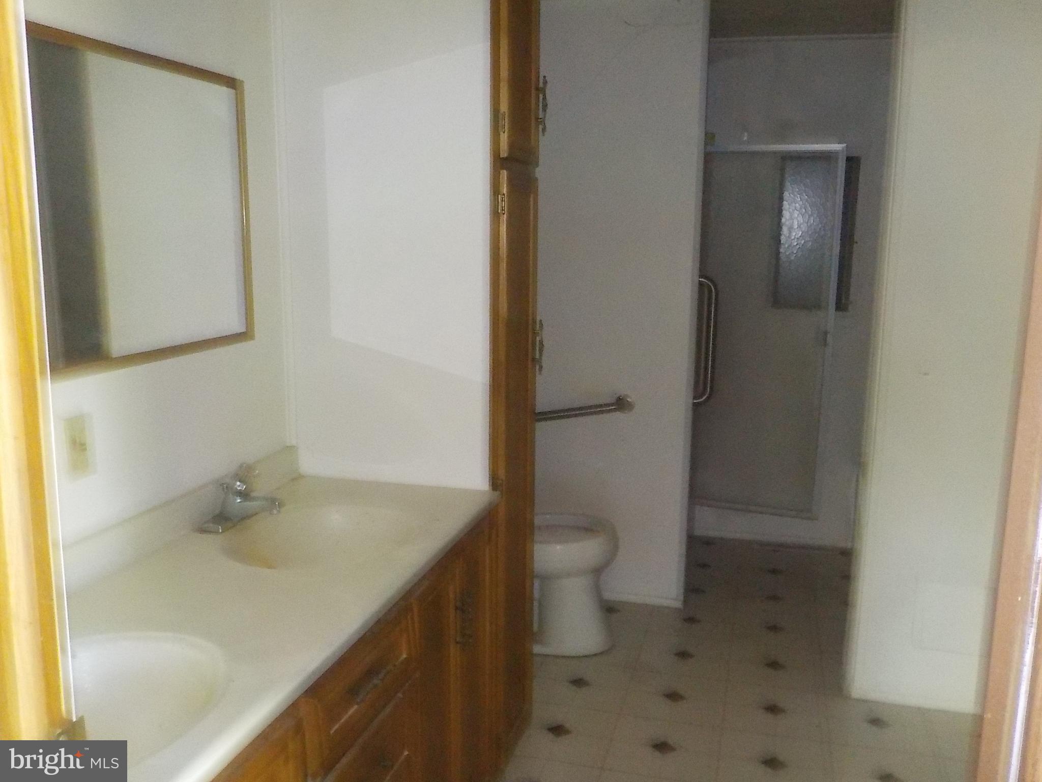 2240 Elliott Island Road Vienna, MD 21869 - Photo 17 of 26 Master bath