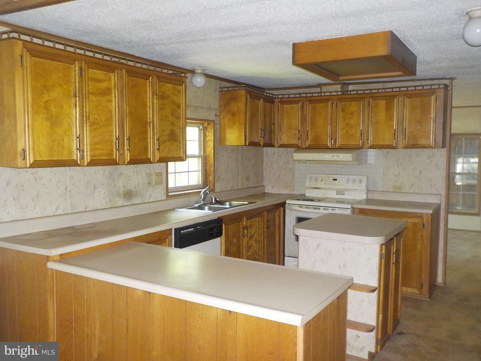 2240 Elliott Island Road Vienna, MD 21869 - Photo 7 of 26 Tons of Storage in this kitchen