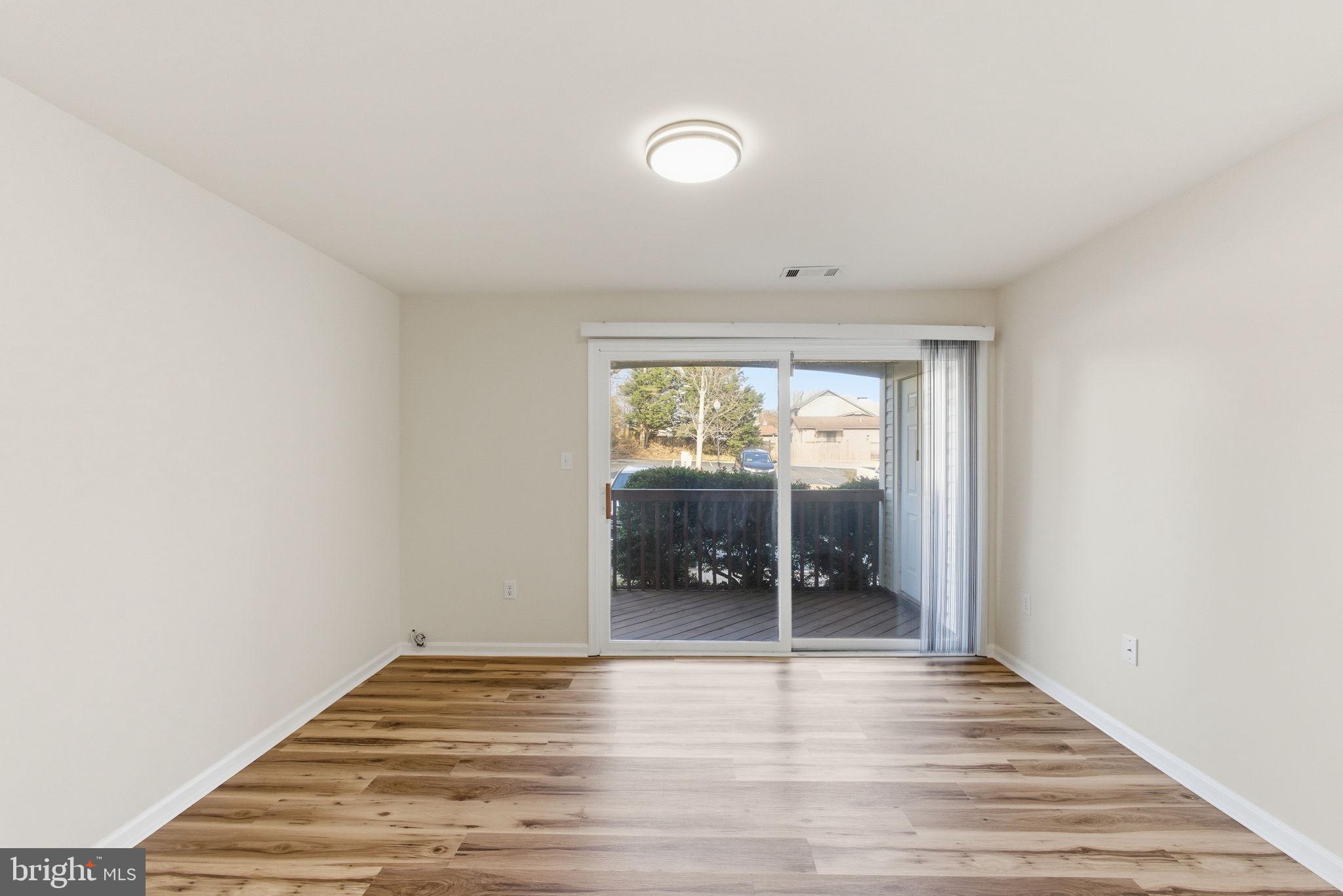 9266 Chapman Oak Drive Manassas, VA 20110 - Photo 11 of 34