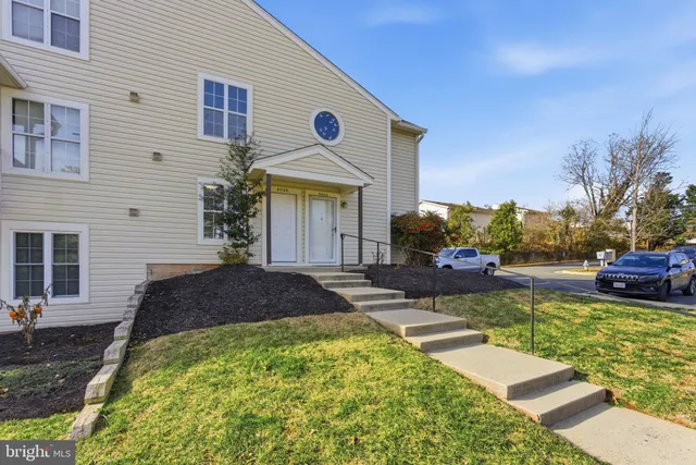 $300,000 | 9266 Chapman Oak Drive, Manassas, VA 20110