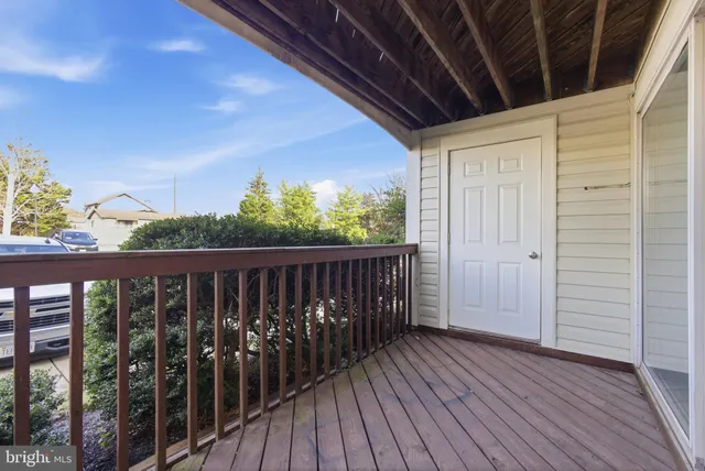 $300,000 | 9266 Chapman Oak Drive, Manassas, VA 20110