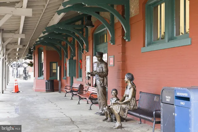 $300,000 | 9266 Chapman Oak Drive, Manassas, VA 20110