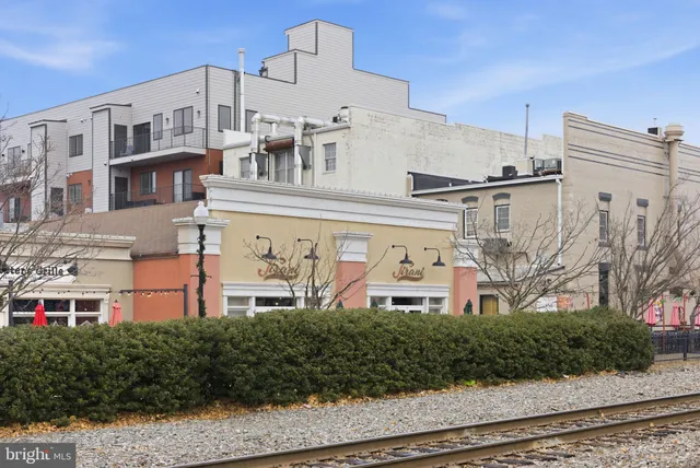 $300,000 | 9266 Chapman Oak Drive, Manassas, VA 20110