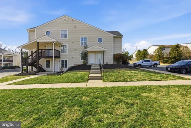 $300,000 | 9266 Chapman Oak Drive, Manassas, VA 20110