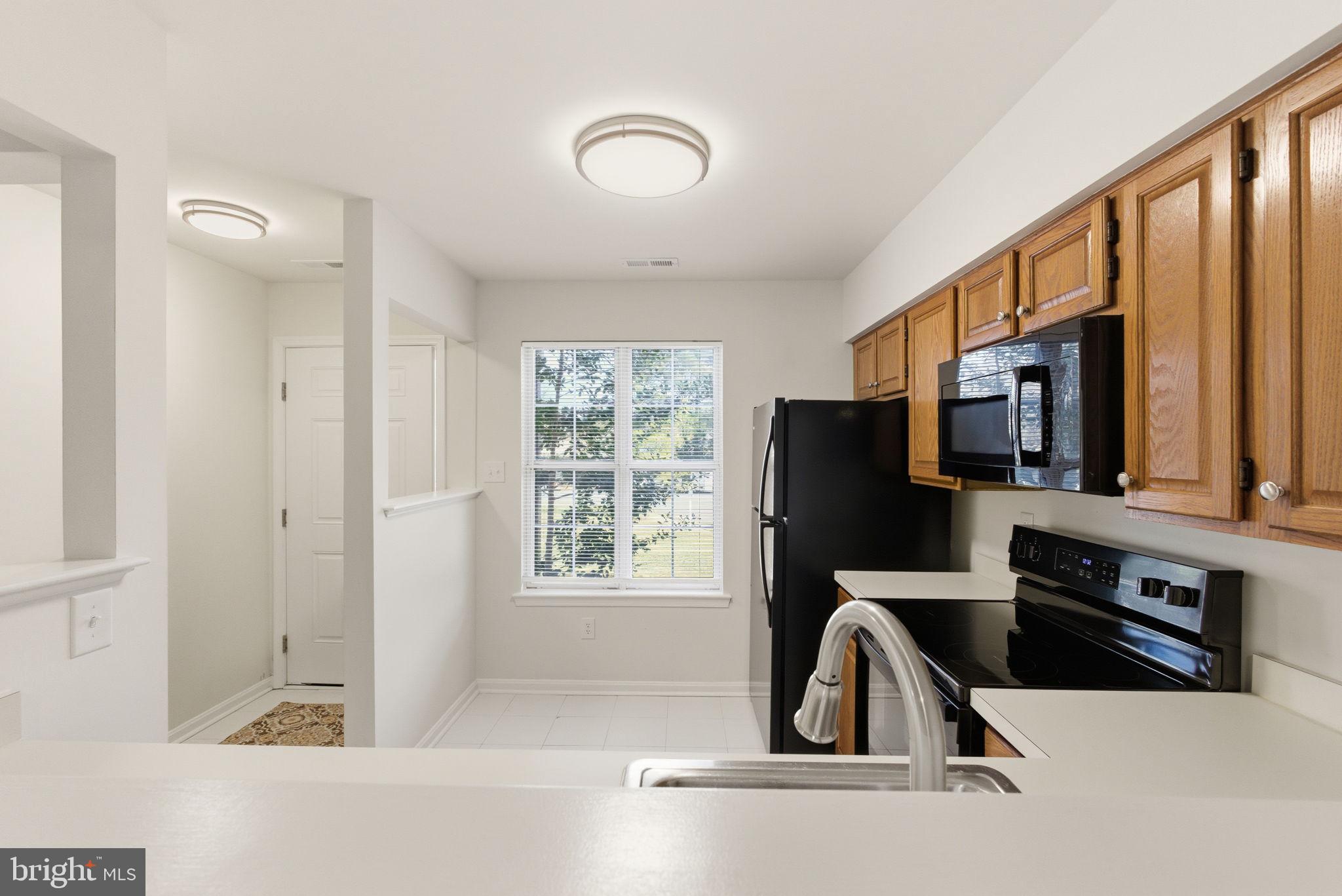 9266 Chapman Oak Drive Manassas, VA 20110 - Photo 7 of 34