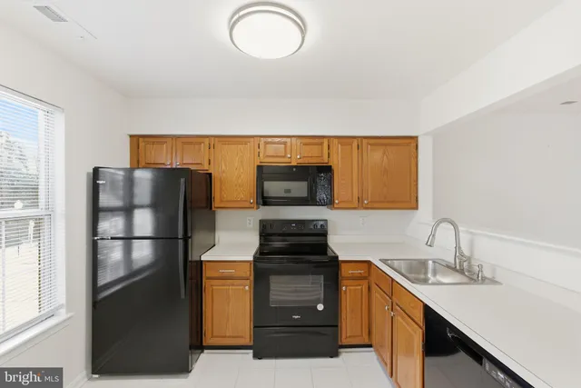 $300,000 | 9266 Chapman Oak Drive, Manassas, VA 20110