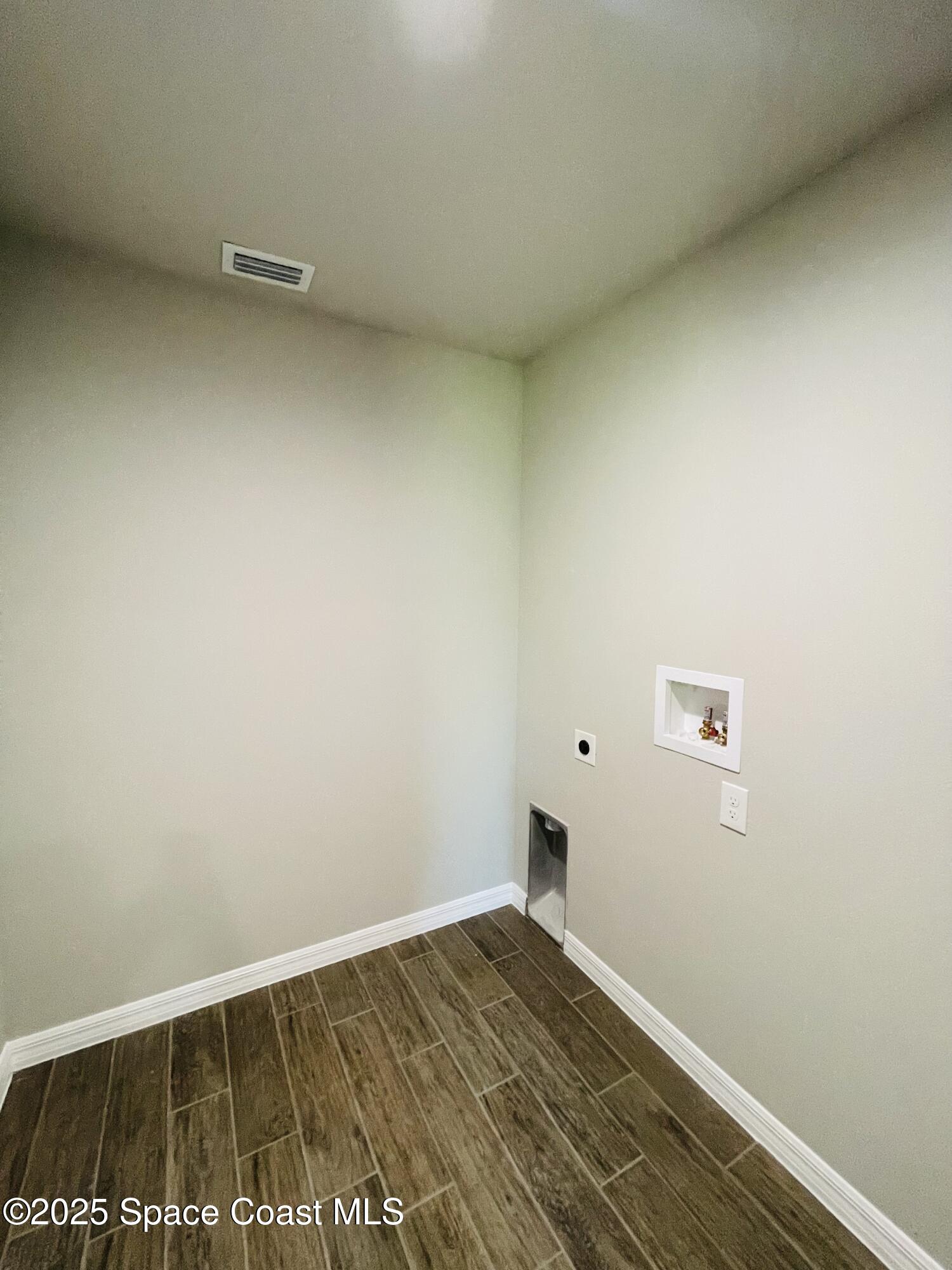 334 Frederick Street Southwest Palm Bay, FL 32908 - Photo 37 of 39 a view of an empty room