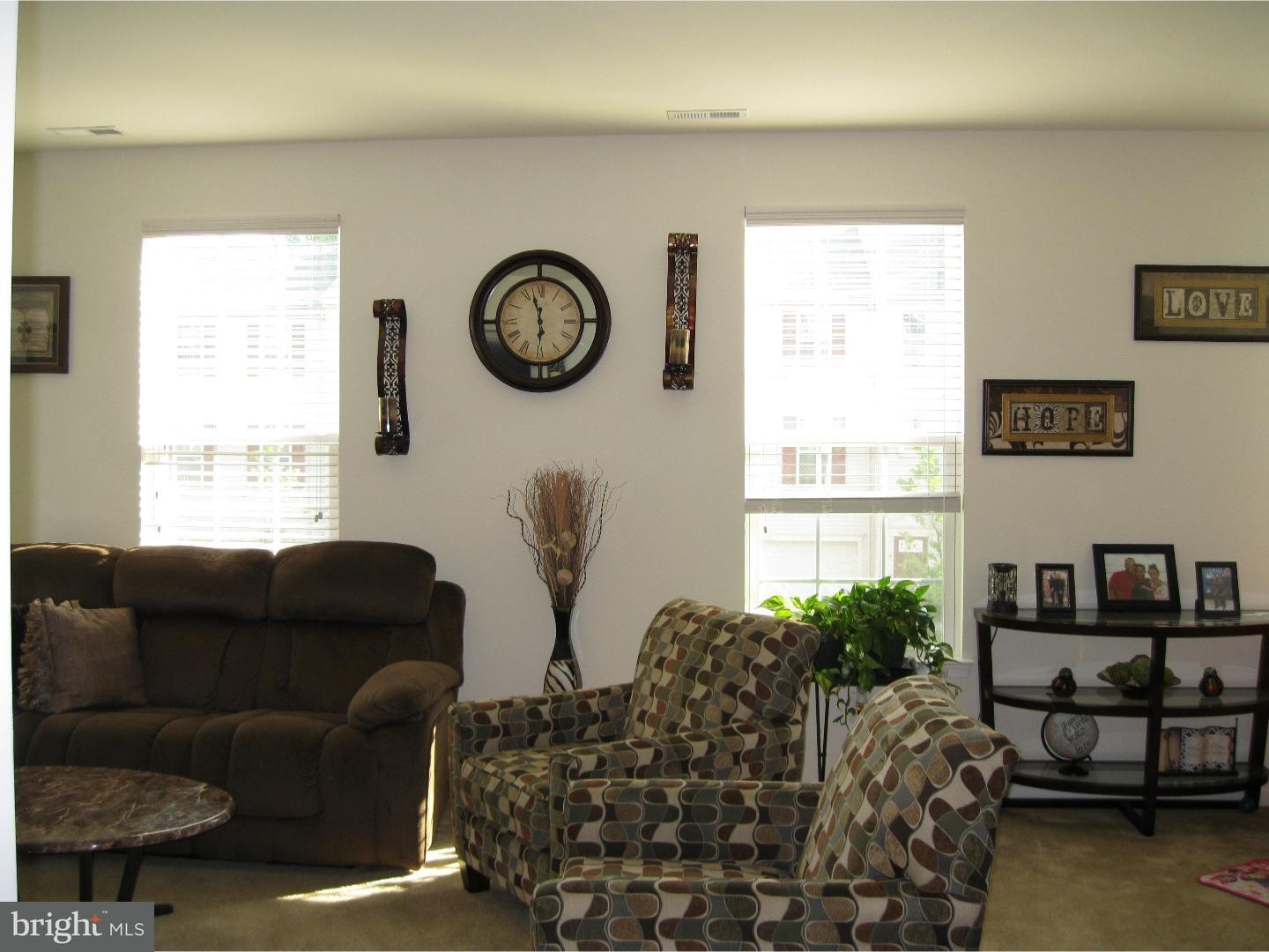 5 Wallace Road Mount Holly, NJ 08060 - Photo 8 of 23 Living Room