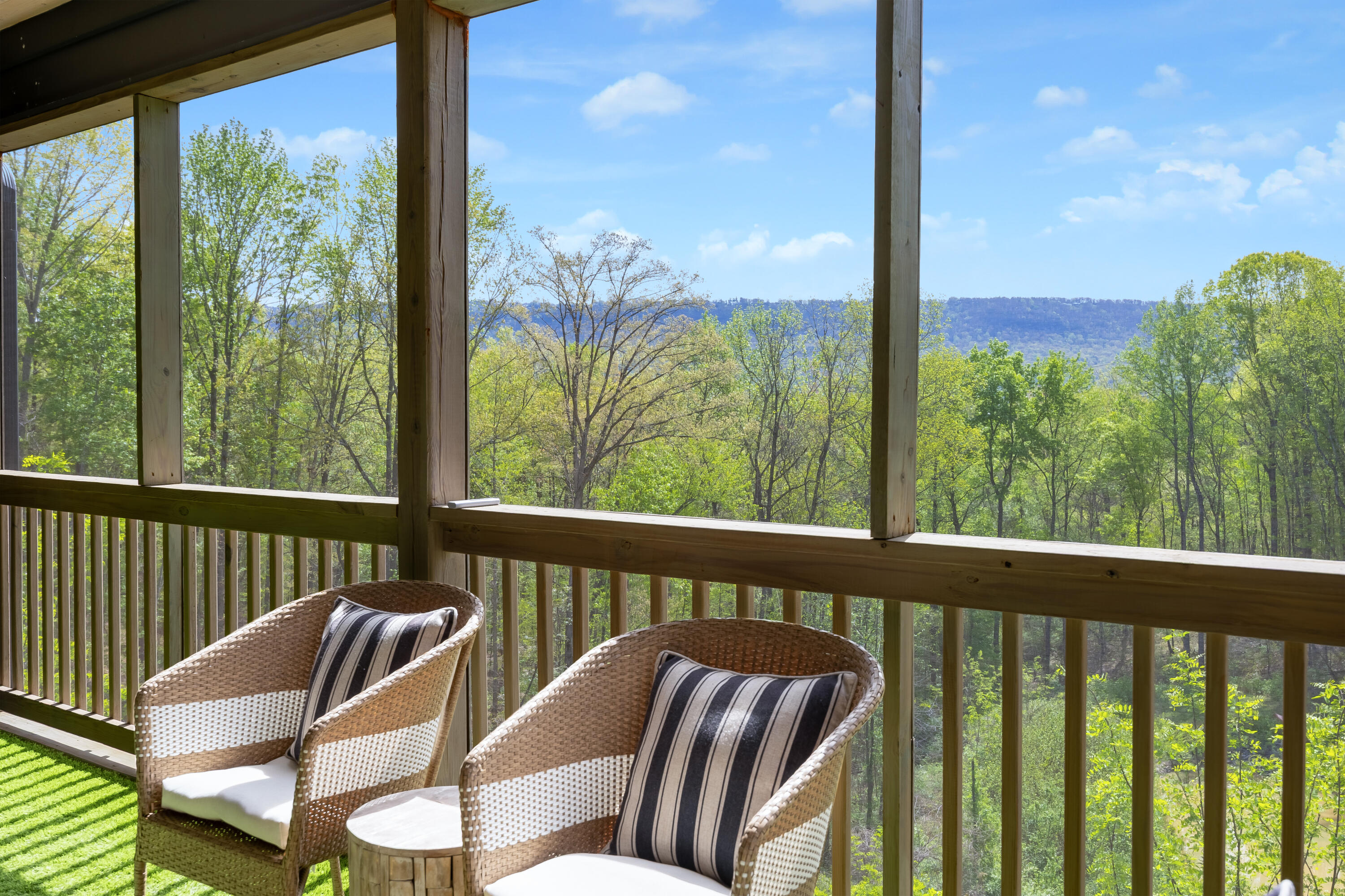 587 Sun Valley Road Chattanooga, TN 37419 - Photo 34 of 48 2026_04_April_587_Sun_Valley_Rd_0008
