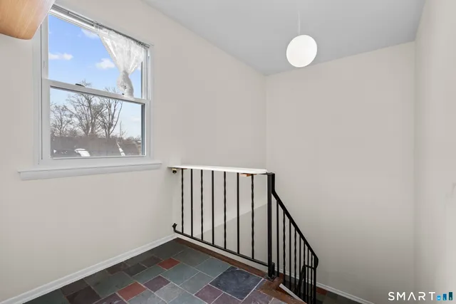 $2,700 | 110 Burwood Avenue, Unit 2, Stamford, CT 06902