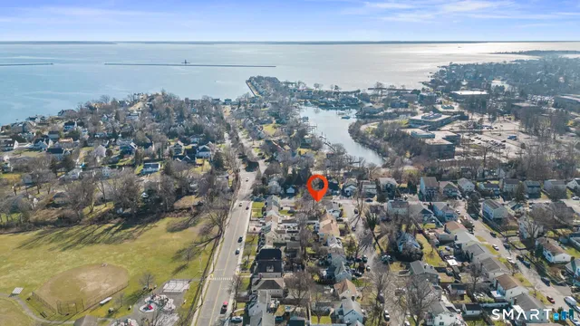 $2,700 | 110 Burwood Avenue, Unit 2, Stamford, CT 06902