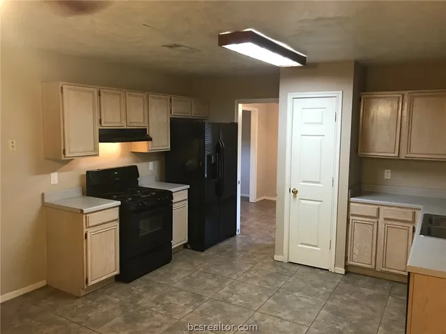 $1,195,000 | 2007 Broken Arrow Circle, Bryan, TX 77807