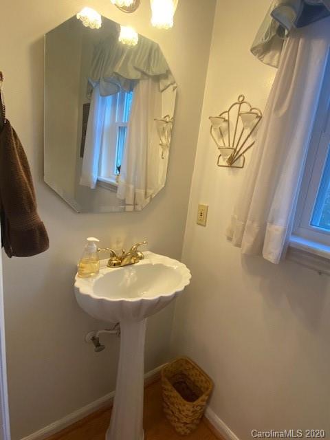 1814 Wesley Road Morganton, NC 28655 - Photo 4 of 24 Gallery Image 4