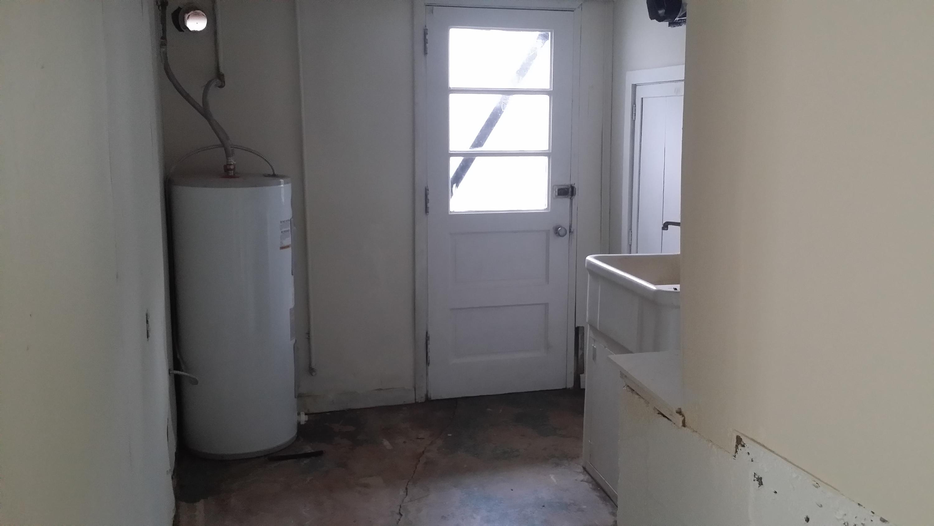 103 Panama Road Oak Ridge, TN 37830 - Photo 20 of 24 New Elec HWH & washer/dryer hookups