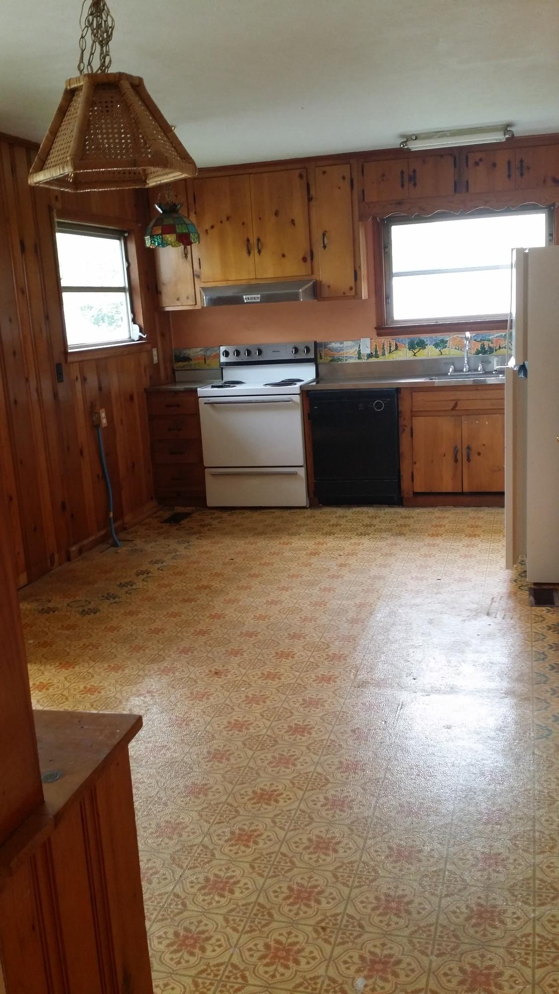 103 Panama Road Oak Ridge, TN 37830 - Photo 10 of 24 Large eat in kitchen