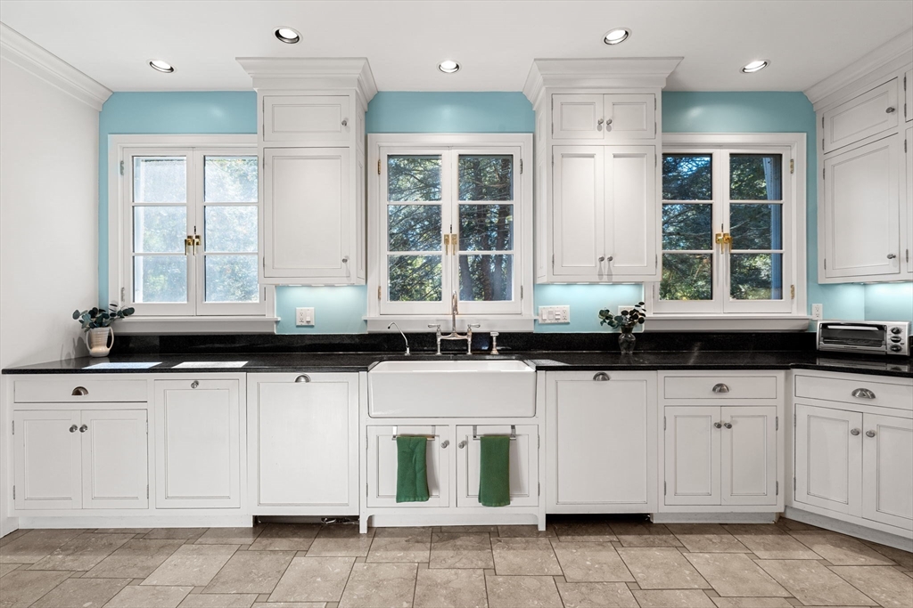 204 Ridge Street Millis, MA 02054 - Photo 11 of 37