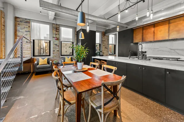 $1,580,000 | 400 North Broadway, Unit 301, Milwaukee, WI 53202