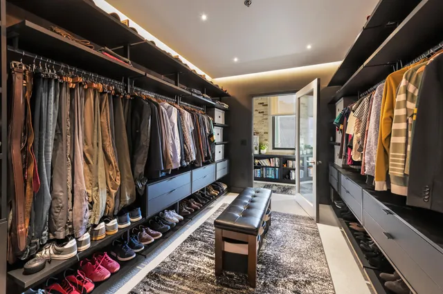 $1,580,000 | 400 North Broadway, Unit 301, Milwaukee, WI 53202