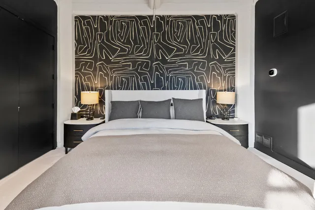 $1,580,000 | 400 North Broadway, Unit 301, Milwaukee, WI 53202