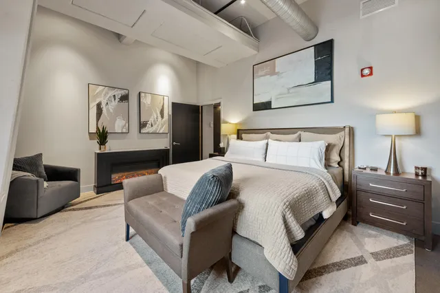 $1,580,000 | 400 North Broadway, Unit 301, Milwaukee, WI 53202