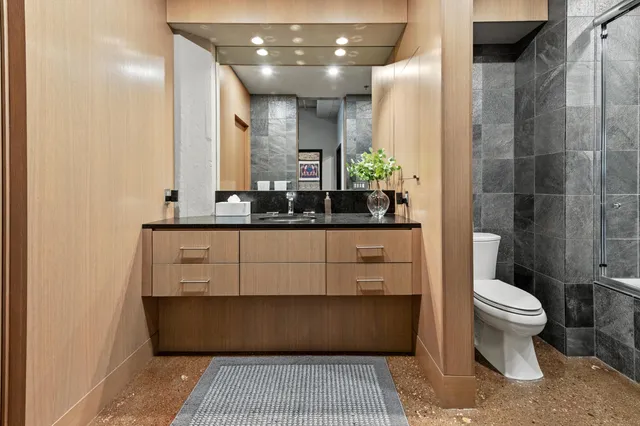 $1,580,000 | 400 North Broadway, Unit 301, Milwaukee, WI 53202