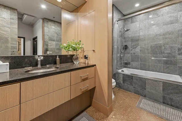 $1,580,000 | 400 North Broadway, Unit 301, Milwaukee, WI 53202