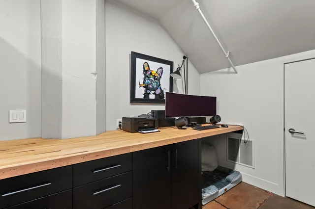 $1,580,000 | 400 North Broadway, Unit 301, Milwaukee, WI 53202