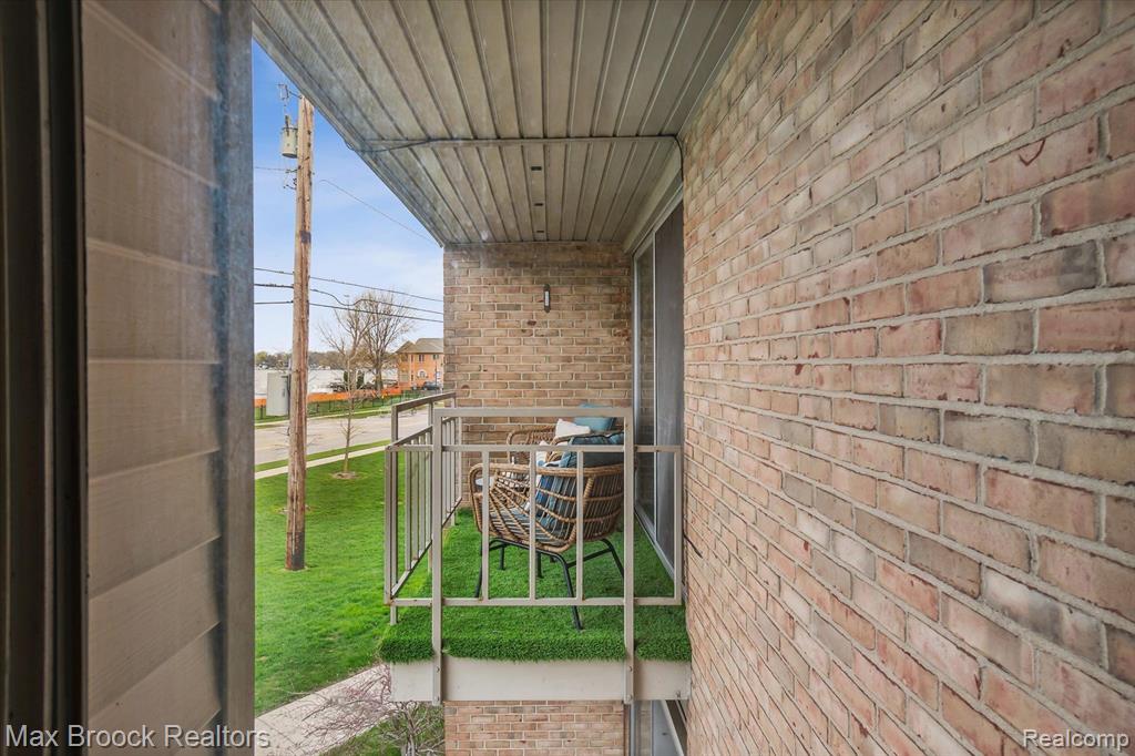 1675 Cass Lake Road, Unit C Keego Harbor, MI 48320 - Photo 22 of 41