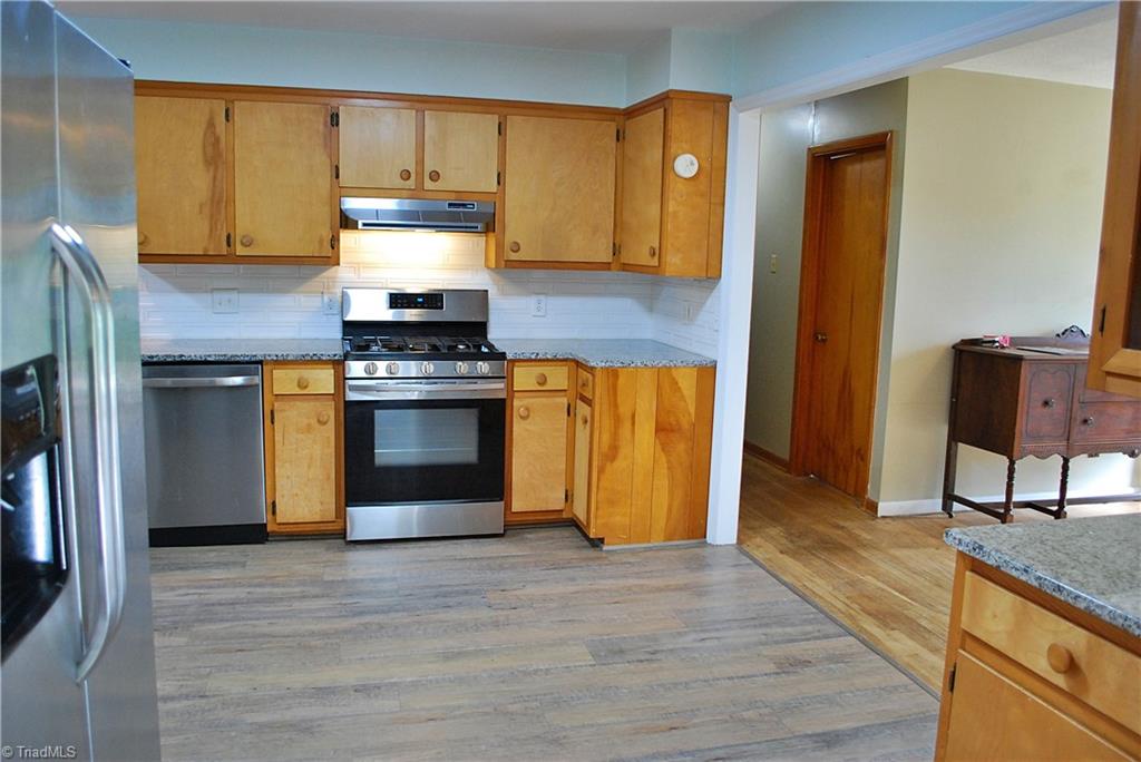 308 Aloha Drive Graham, NC 27253 - Photo 8 of 36