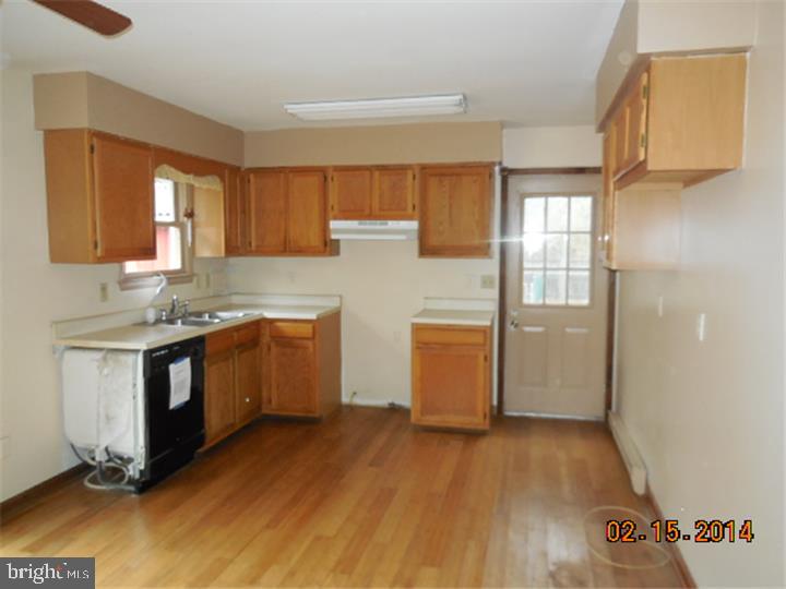 24326 Gravel Hill Road Georgetown, DE 19947 - Photo 6 of 25 Kitchen