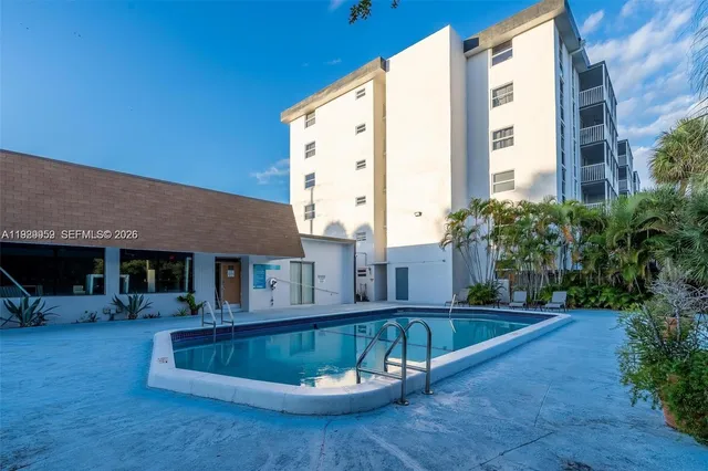 $1,550 | 16851 Northeast 23rd Avenue, Unit A108, North Miami Beach, FL 33160