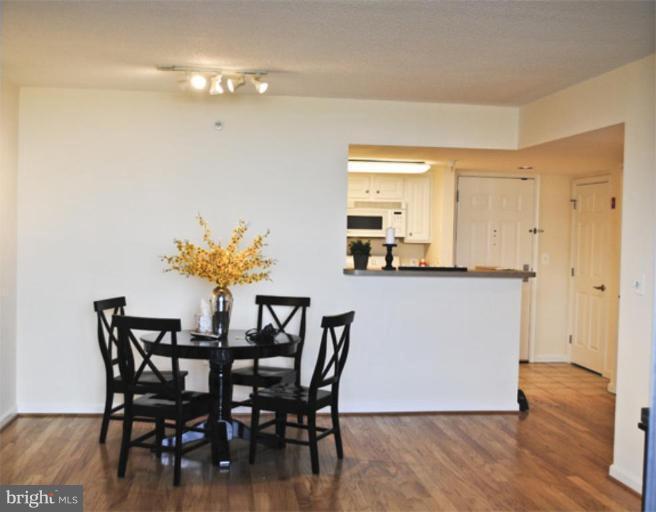 11710 Old Georgetown Road, Unit 612 Rockville, MD 20852 - Photo 2 of 20 Dining Area