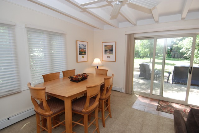 555 Selborne Road Riverside, IL 60546 - Photo 12 of 25