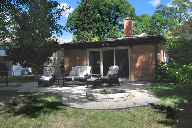555 Selborne Road Riverside, IL 60546 - Photo 22 of 25