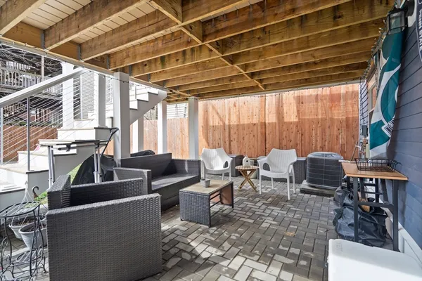 $3,900 | 521 East 5th Street, Unit 1, Boston, MA 02127