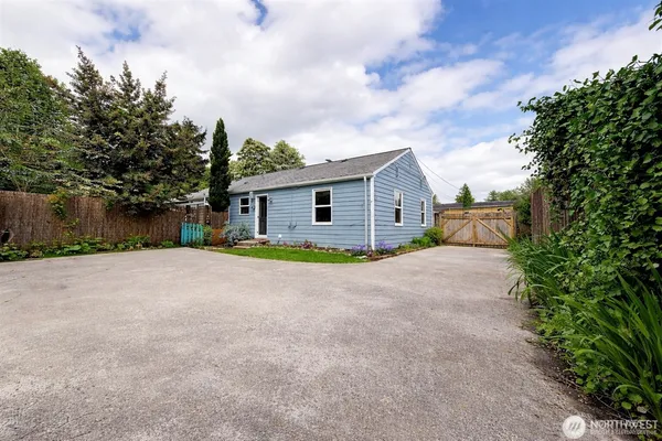 $859,900 | 2517-2519 East Pike Street, Seattle, WA 98122