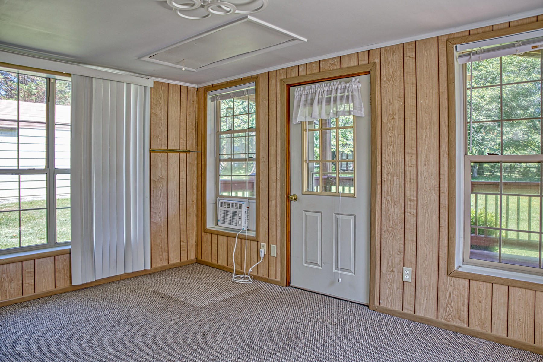 2085 Herbert Garrett Road Cookeville, TN 38506 - Photo 12 of 39 an empty room with windows