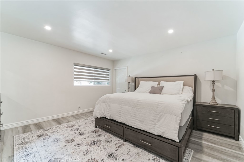 21366 Rios Street Woodland Hills, CA 91364 - Photo 14 of 25
