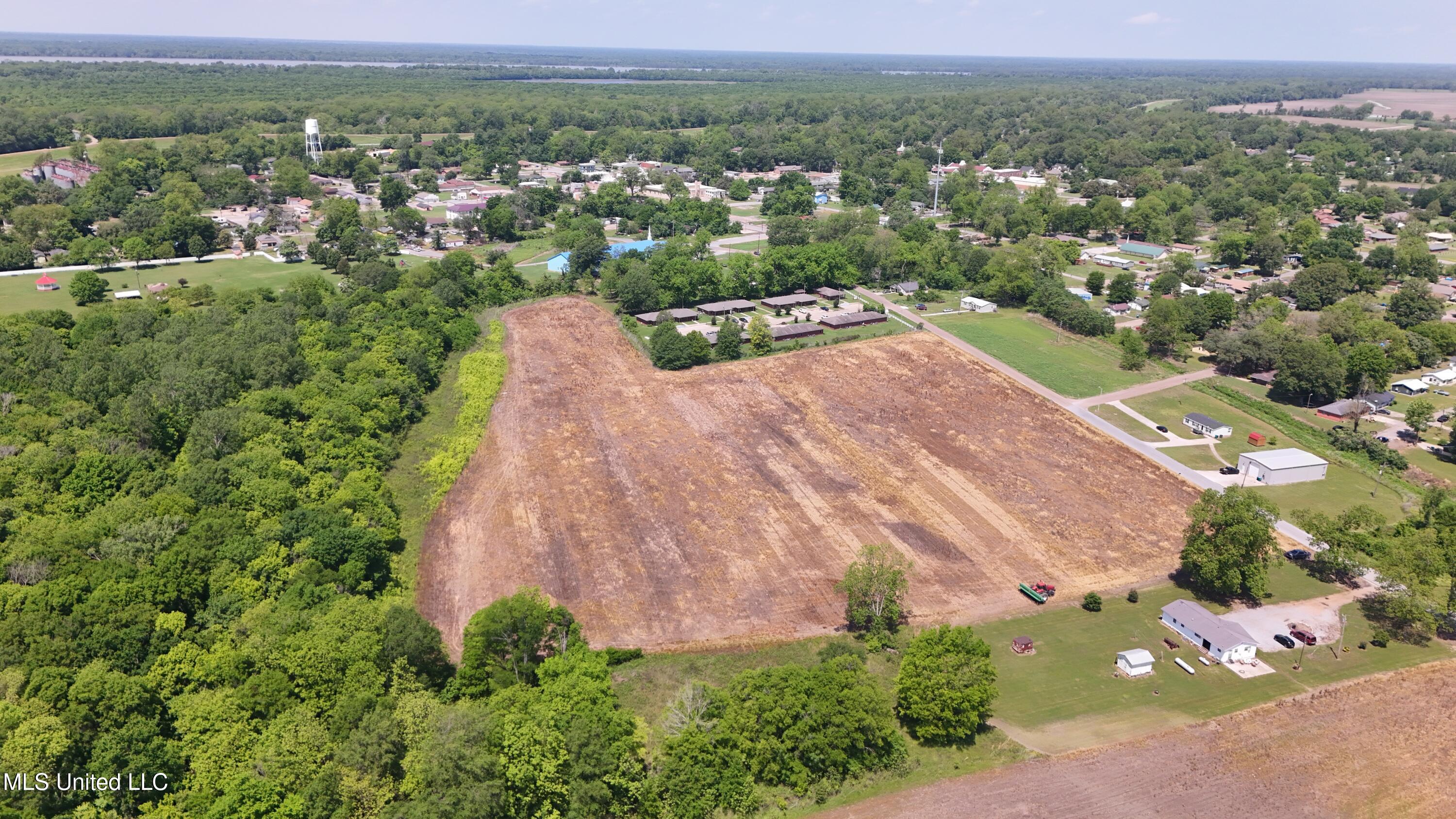 Malvina Road Rosedale, MS 38769 - Photo 4 of 24 DJI_20250428123008_0592_D