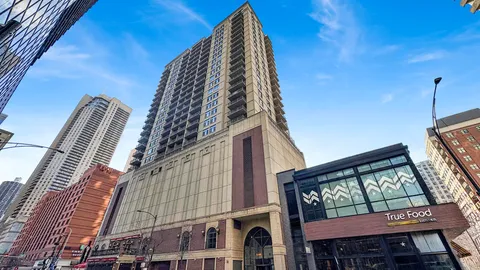 $385,000 | 630 North State Street, Unit 2210, Chicago, IL 60654