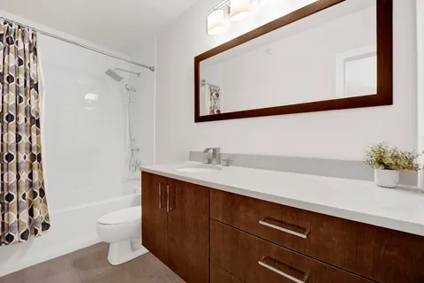 $385,000 | 630 North State Street, Unit 2210, Chicago, IL 60654